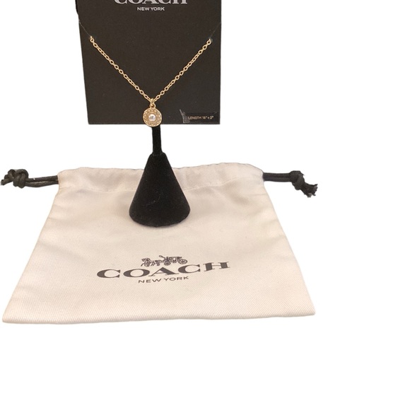 Coach Pearl Necklace , 16 inches in GoldTone. New with Original pouch - Picture 4 of 5